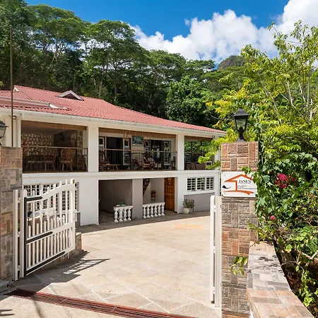 Janes\' Serenity Guesthouse